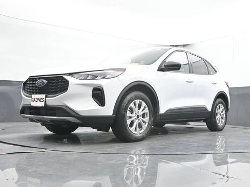 Used 2025 Ford Escape Active AWD/4WD image 47