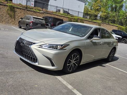 Used 2024 Lexus ES 250 w/ Premium Package image 3