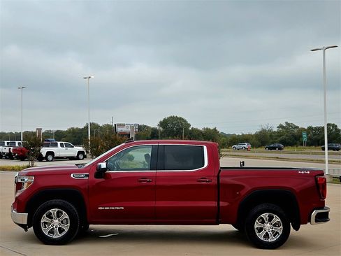 Used 2020 GMC Sierra 1500 SLE w/ SLE Value Package image 4