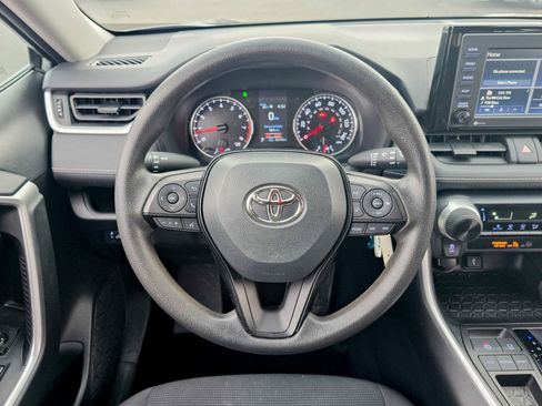 Used 2021 Toyota RAV4 LE image 34
