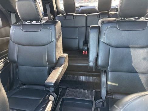 Used 2020 Ford Explorer ST w/ ST Street Pack image 33