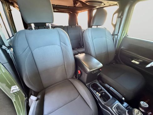Used 2020 Jeep Wrangler Unlimited Sport S AWD/4WD image 21