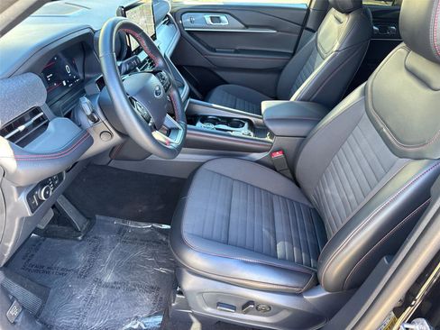 Used 2025 Ford Explorer ST-Line w/ Premium Package image 28