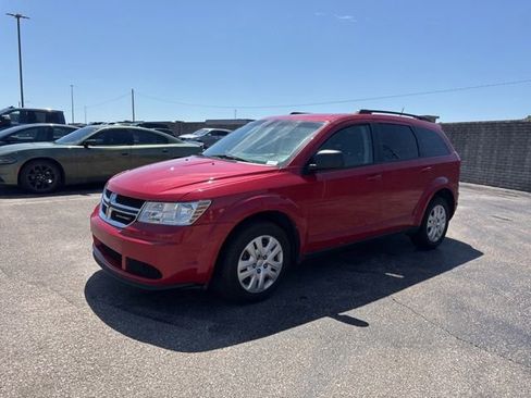 Used 2018 Dodge Journey SE FWD image 3