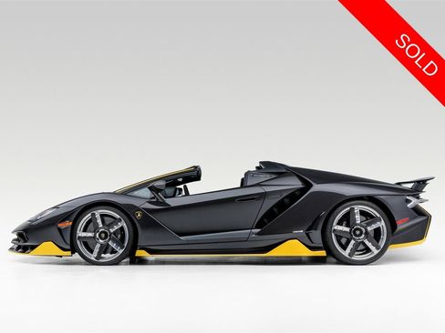 Used 2017 Lamborghini Centenario LP 770-4 AWD/4WD image 2