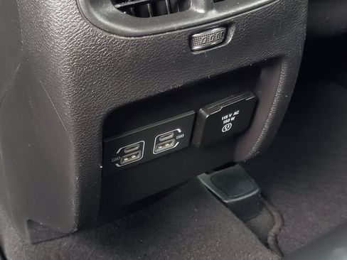 Used 2021 Jeep Cherokee Limited AWD/4WD image 29