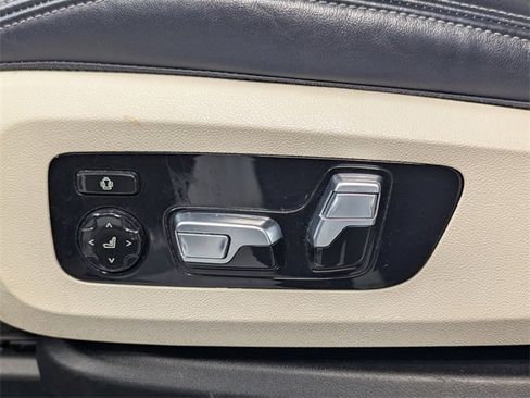 Used 2021 BMW X6 sDrive40i w/ Executive Package image 11