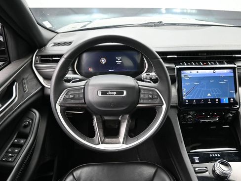 Used 2024 Jeep Grand Cherokee L Limited w/ Luxury Tech Group II image 25