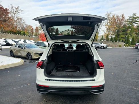 Used 2022 Volkswagen Tiguan SE image 10