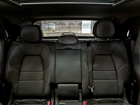 Used 2021 Porsche Cayenne w/ Driver Memory Package image 44