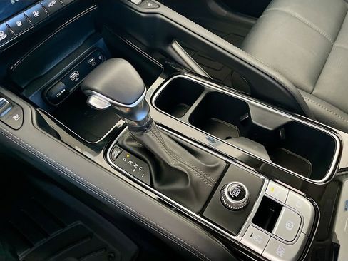 Used 2023 Kia Telluride SX FWD image 17