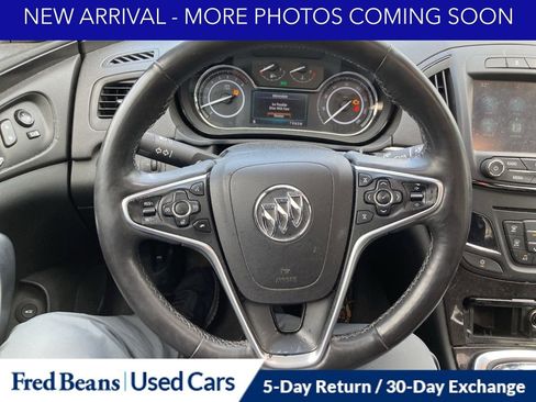 Used 2017 Buick Regal Premium image 12