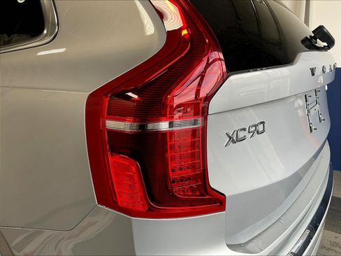 Used 2023 Volvo XC90 B6 Plus w/ Protection Package image 35