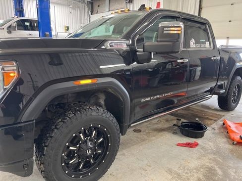 Used 2023 GMC Sierra 3500 Denali w/ Denali Black Diamond Edition image 2