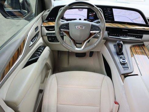 Used 2021 Cadillac Escalade Premium Luxury Platinum image 23