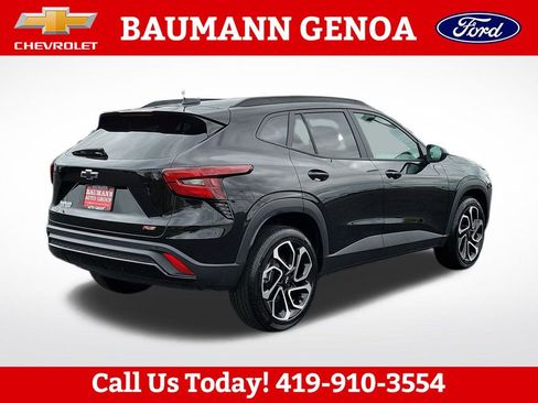 Used 2025 Chevrolet Trax RS w/ Driver Confidence Package FWD image 5