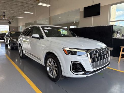 Used 2025 Audi Q7 2.0T Premium AWD/4WD image 1