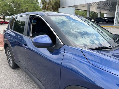 Used 2023 Nissan Rogue SV FWD image 15