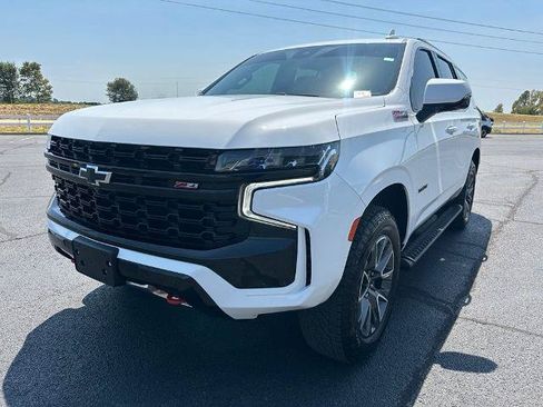 Used 2024 Chevrolet Tahoe Z71 w/ Luxury Package AWD/4WD image 4