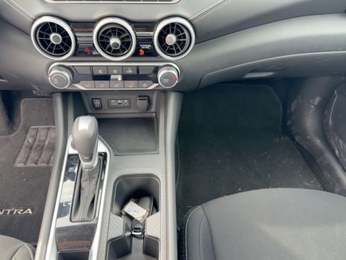 Used 2025 Nissan Sentra SV image 9