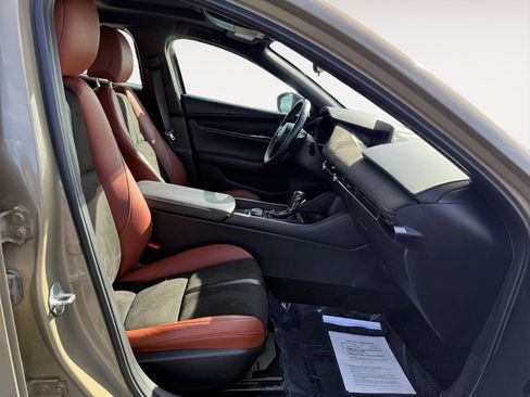 Used 2024 MAZDA MAZDA3 s image 19