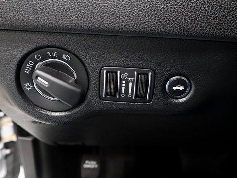 Used 2022 Chrysler 300 Touring image 26