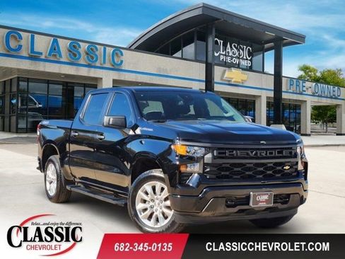Used 2024 Chevrolet Silverado 1500 Custom image 1