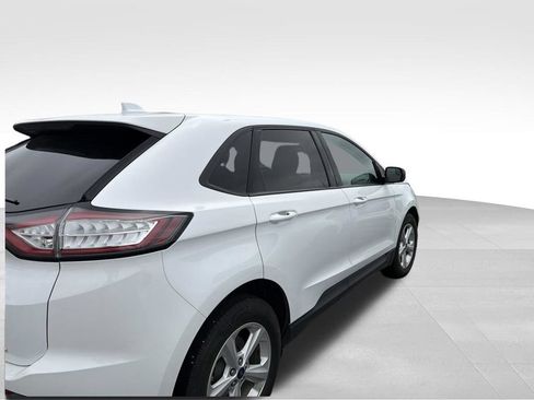 Used 2018 Ford Edge SE FWD image 8