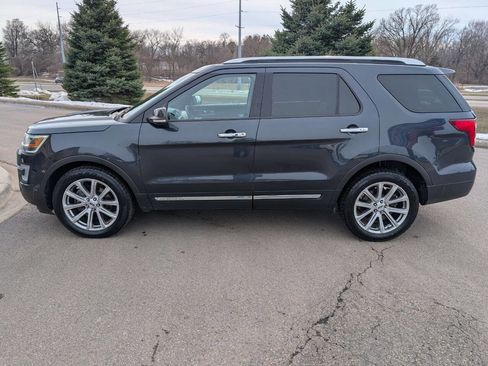 Used 2017 Ford Explorer Limited w/ Equipment Group 301A image 6