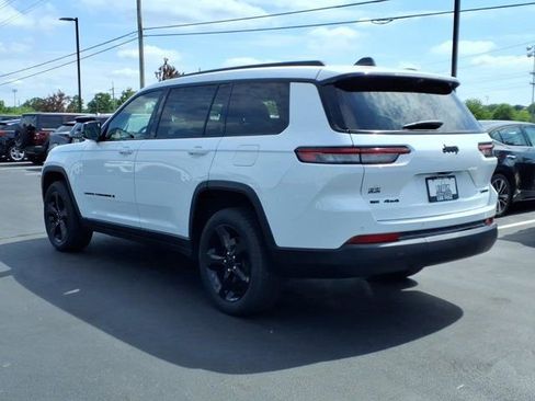 Used 2023 Jeep Grand Cherokee L Limited w/ Luxury Tech Group II AWD/4WD image 5