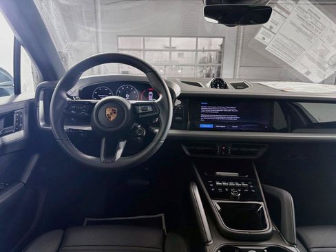 Certified 2026 Porsche Cayenne AWD/4WD image 18