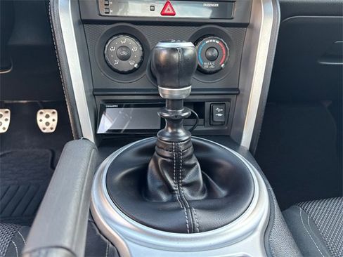 Used 2018 Toyota 86 image 11