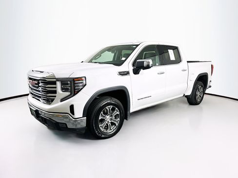 Used 2025 GMC Sierra 1500 SLT image 3