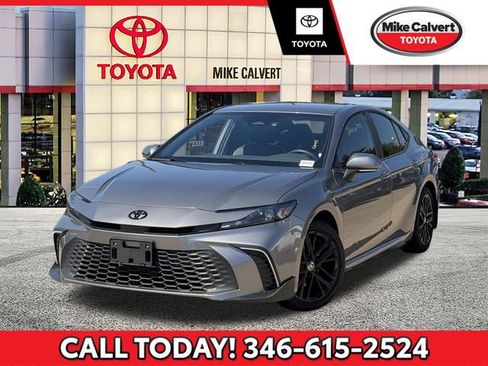 Used 2026 Toyota Camry SE w/ Convenience Package FWD image 1