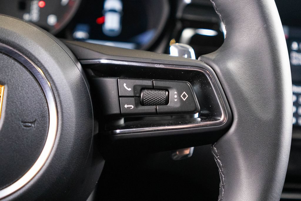 Certified 2026 Porsche Macan AWD/4WD image 34