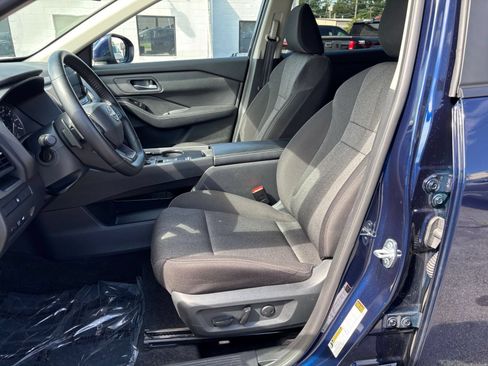 Used 2025 Nissan Rogue SV FWD image 29