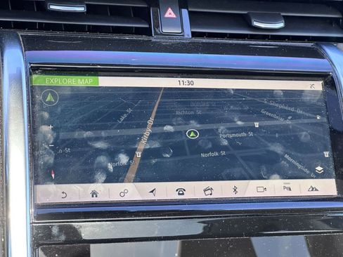 Used 2020 Land Rover Discovery Sport SE image 26