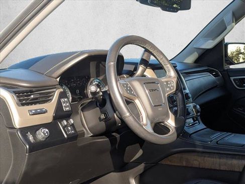 Used 2018 GMC Yukon XL Denali w/ Denali Ultimate Package image 10