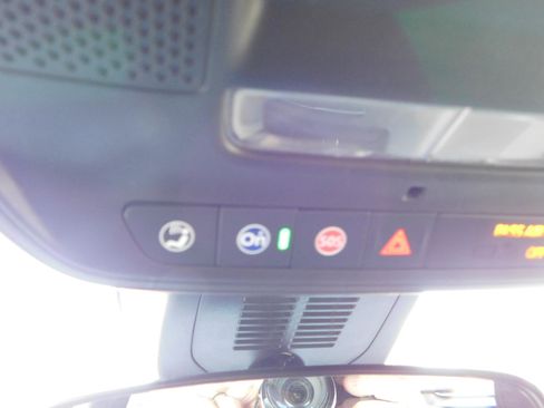 Used 2025 GMC Terrain Elevation image 33