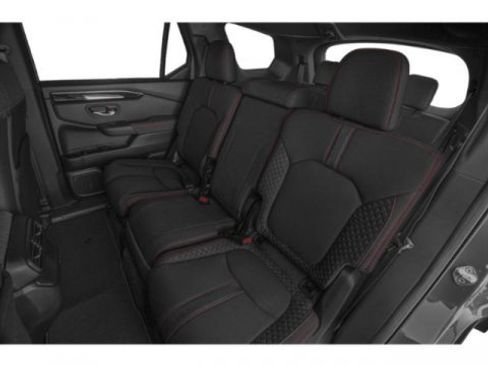 Used 2025 Honda Pilot Sport image 13