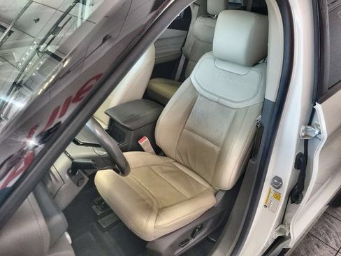 Used 2023 Ford Explorer Platinum w/ Technology Package AWD/4WD image 11
