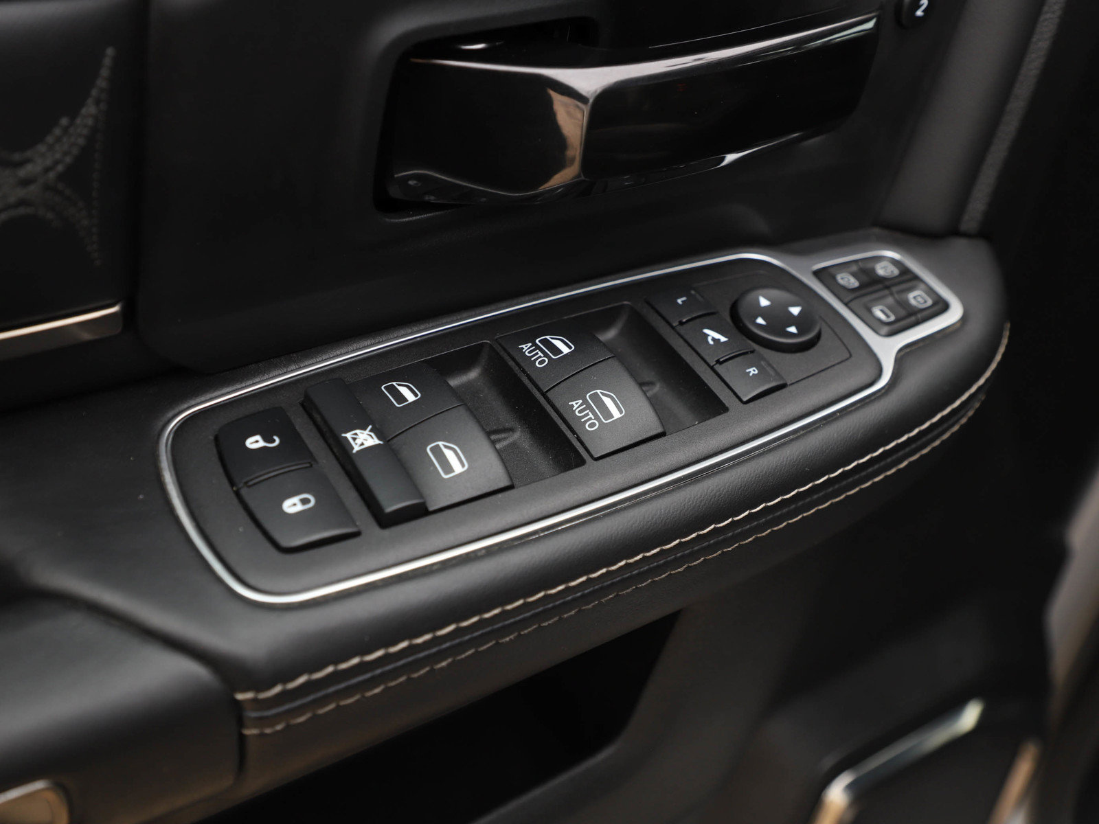 Used 2023 RAM 2500 Limited w/ Night Edition AWD/4WD image 23