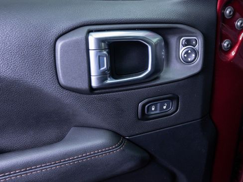 Used 2021 Jeep Wrangler Unlimited Rubicon w/ Trailer Tow Package image 17