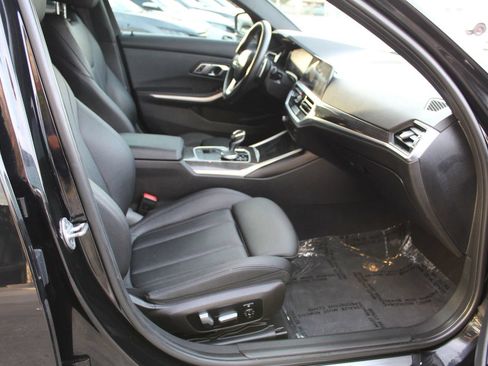 Used 2020 BMW 330i Sedan w/ Convenience Package RWD image 10