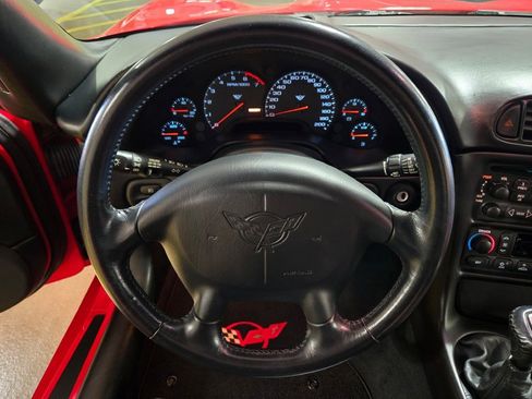 Used 2002 Chevrolet Corvette Convertible w/ Preferred Equipment Group2 image 27