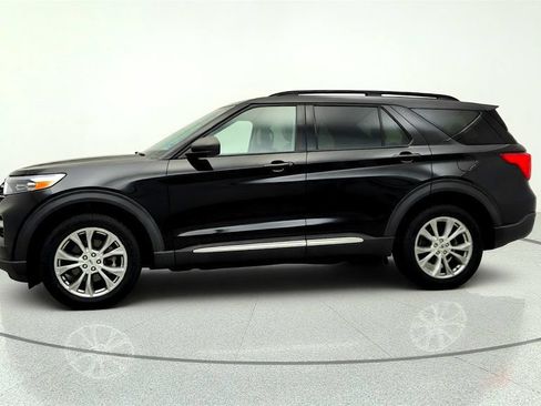 Used 2020 Ford Explorer XLT w/ Equipment Group 202A AWD/4WD image 8