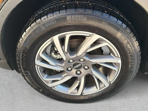 Used 2025 Lincoln Corsair AWD w/ Equipment Group 101A image 12