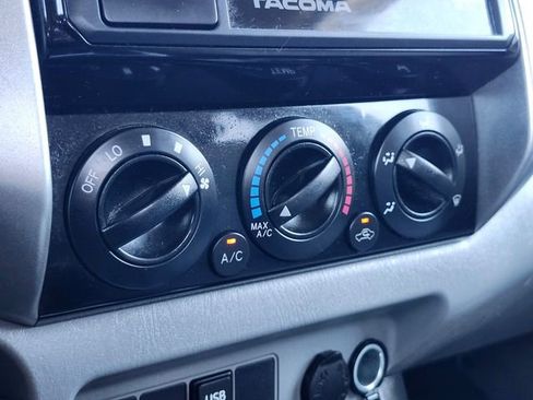 Used 2015 Toyota Tacoma 4x4 Access Cab w/ SR5 Package image 22