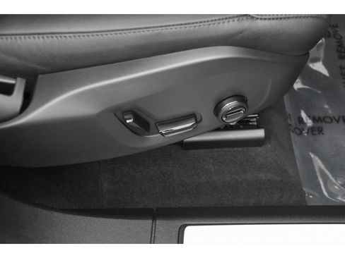 Used 2025 Volvo XC60 B5 Core image 32