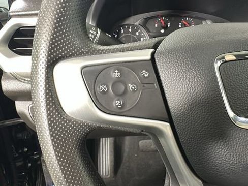 Used 2022 GMC Acadia SLE w/ Driver Convenience Package FWD image 16